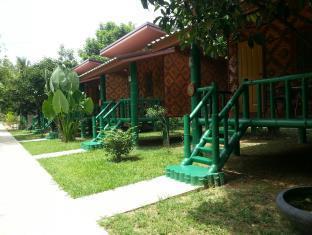 The Royal Bamboo Lodge Khao Sok National Park Exterior photo